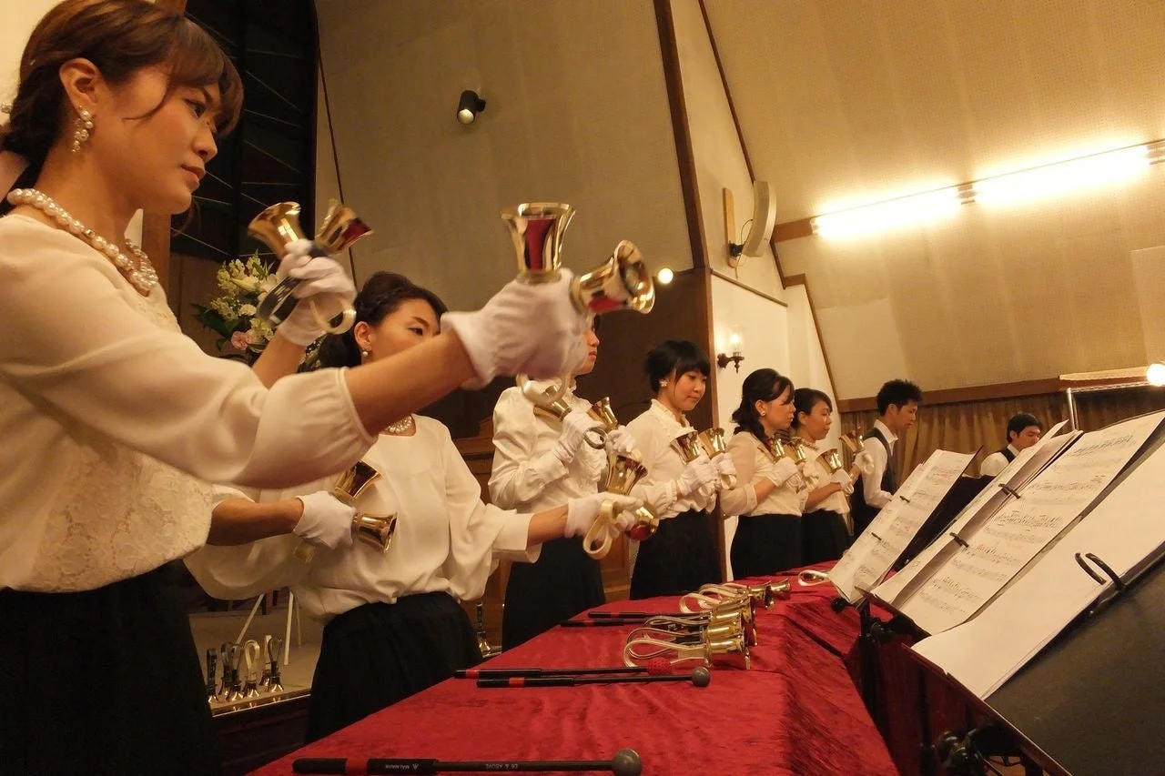A tempo Handbell Ringers