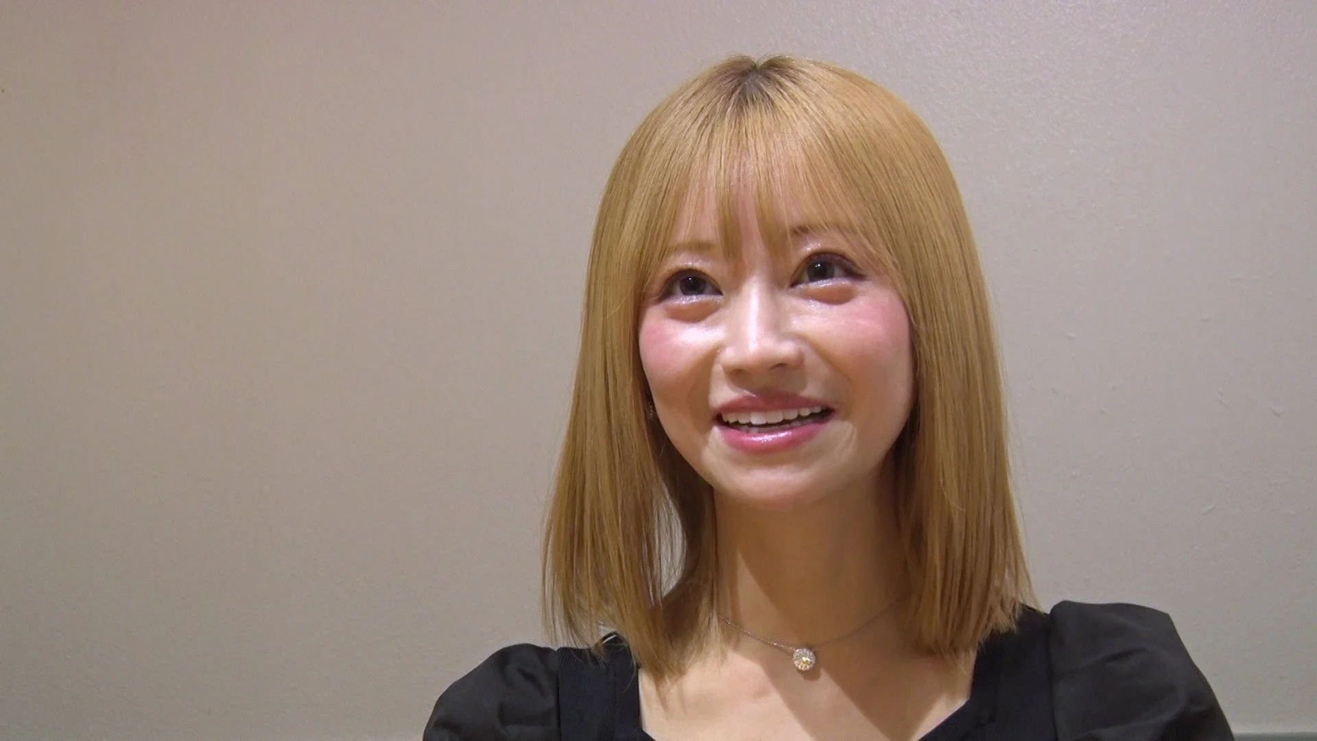 愛沢えみり密着の様子