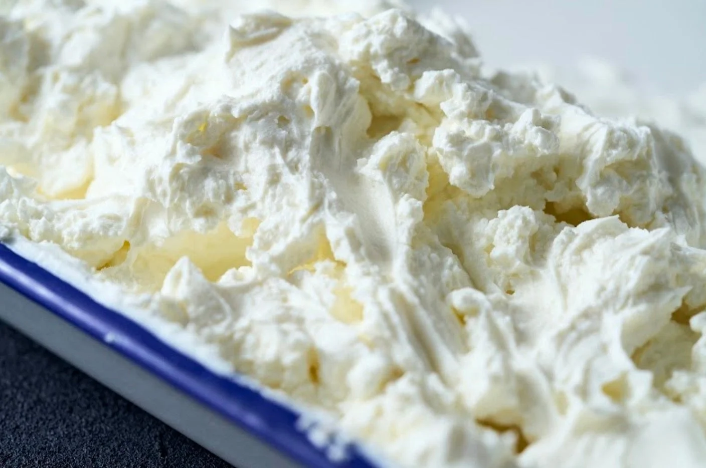 水切りされたグリークヨーグルト